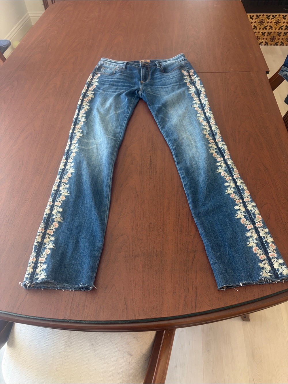 DRIFTWOOD Blue Jeans with Side Floral Embroidery